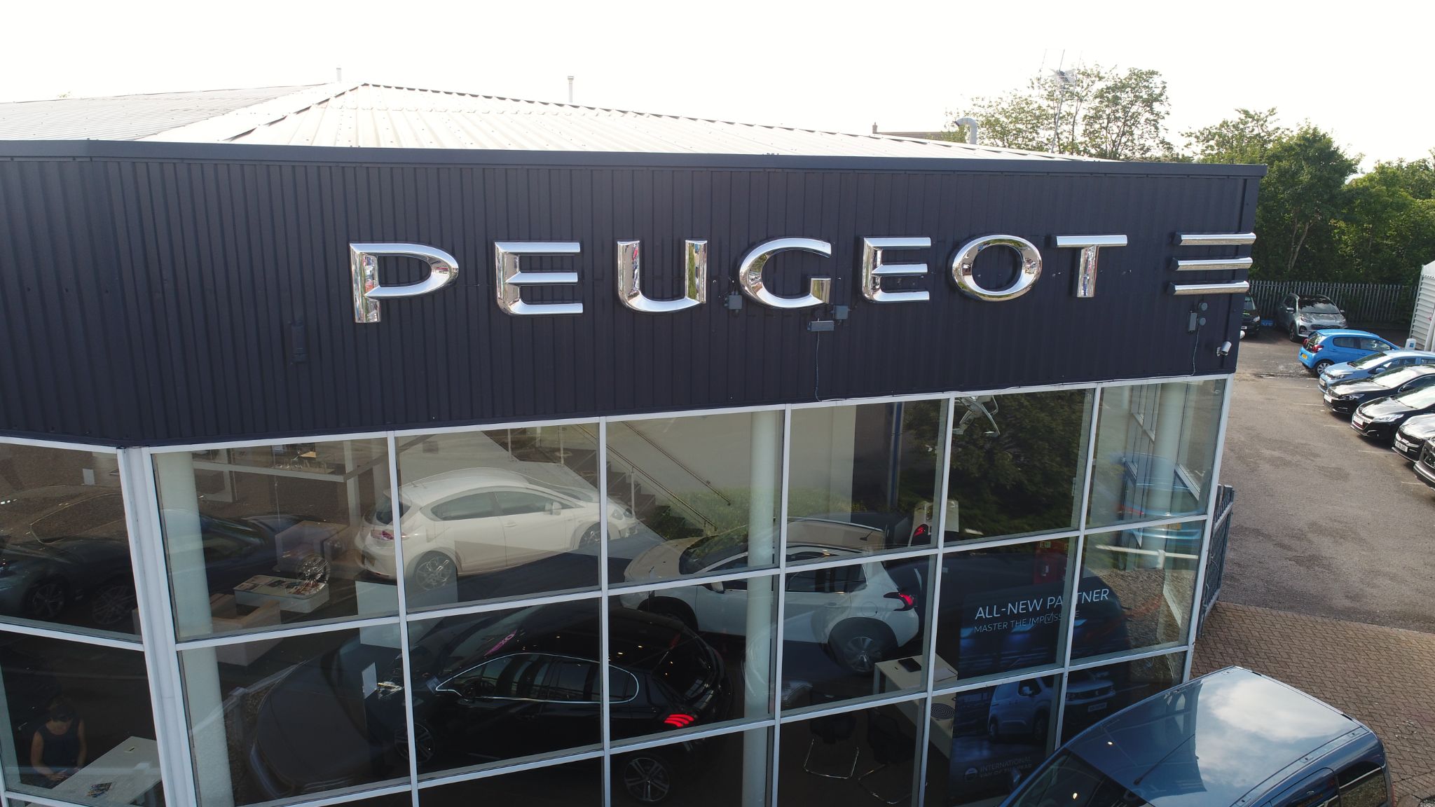Snows Peugeot Newbury Car dealership in Newbury AutoTrader